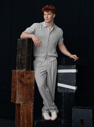 Lindbergh Mens Minimalist pleated pant Loose fit