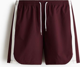 H&M Track Shorts in Regular Fit - Weinrot/Colourblocking
