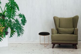 Kayoom Sitzhocker »Hocker Wynona 325, in stilvollem Design, mit dreieckiger Grundform« 1 Stk. tlg. glamourös, hochwertig, mit gepolsterter Sitzfläche in rund