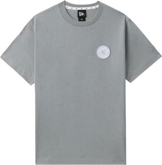New Era x MLB T-shirt NY Yankees con applicazione - Grigio
