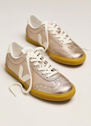 Veja Volley O. T. Sneakers