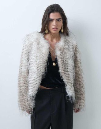 Forever New giacca in pelliccia sintetica effetto struzzo-Bianco