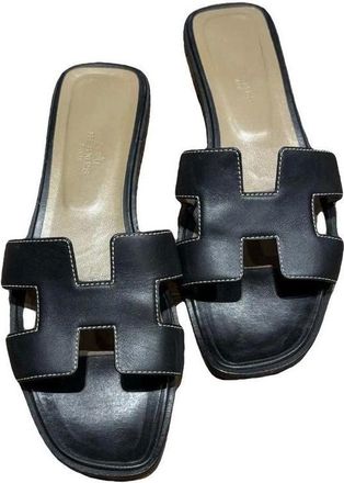 Herm&egrave;s Black Leather Oran Sandals Size 38.5