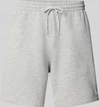 New Balance Relaxed Fit Shorts mit Logo-Stitching in Hellgrau, Gr&ouml;&szlig;e XXL