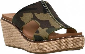 Corkys Footwear Womens Kiss N Tell Wedge Sandal In Camo
