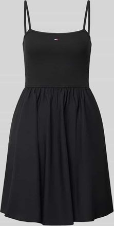 Tommy Jeans Tailliertes Freizeitkleid aus reiner Baumwolle in Black, Gr&ouml;&szlig;e XXS