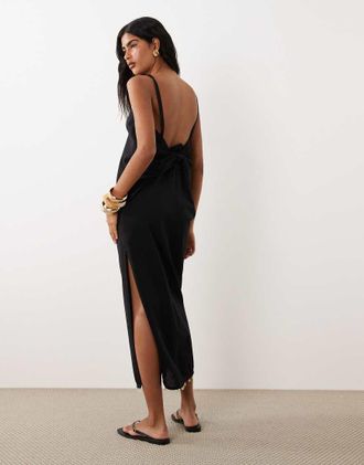Asos Prendisole lungo nero con spalline sottili e fondo a conchiglia