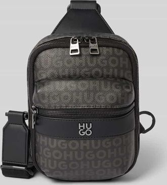 HUGO BOSS Umh&auml;ngetasche mit Label-Muster Modell QUANTIC_M_MONOSTRAP in BLACK, Gr&ouml;&szlig;e 1