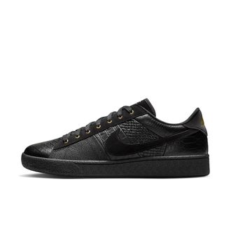 Nike Mens Tennis Classic PRM Shoes in Black | IQ5786-001