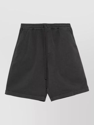 Carhartt Work in Progress shorts rear patch pocket side pockets