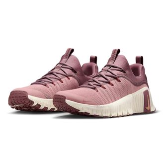 Nike Nike Womens Free Metcon 6 Cross Trainer, Particle Pink/MTLC Rose Gold/P, 5.5 UK