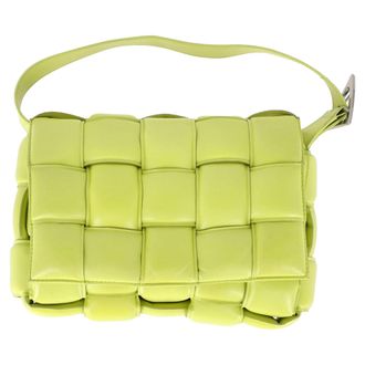 Bottega Veneta Bottega Veneta gewatteerde cassette schoudertas in pastelgroen lamsleer