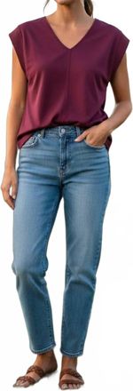 Entro Womens Sleeveless V-Neckline Top In Burgundy