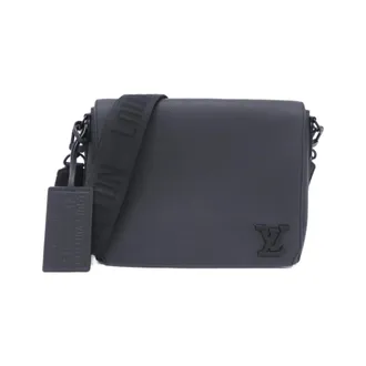 Louis Vuitton Black Shoulder Bag (Pre-Owned)