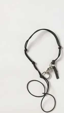 Our Legacy Collana Ladon regolabile in pelle e metallo con logo inciso