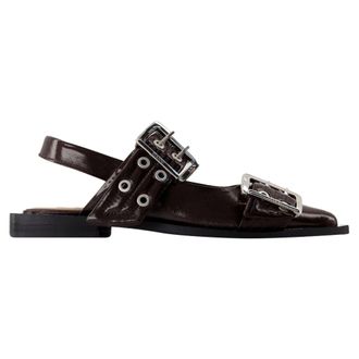【関税込み】GANNI レッド Wide Welt Buckle フラットシューズ Racing Red Red Feminine Buckle Ballerinas | GANNI US