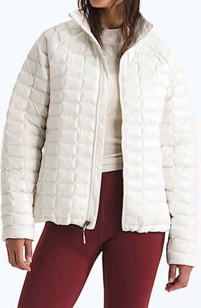 The North Face Thermoball Jacket In White Dune