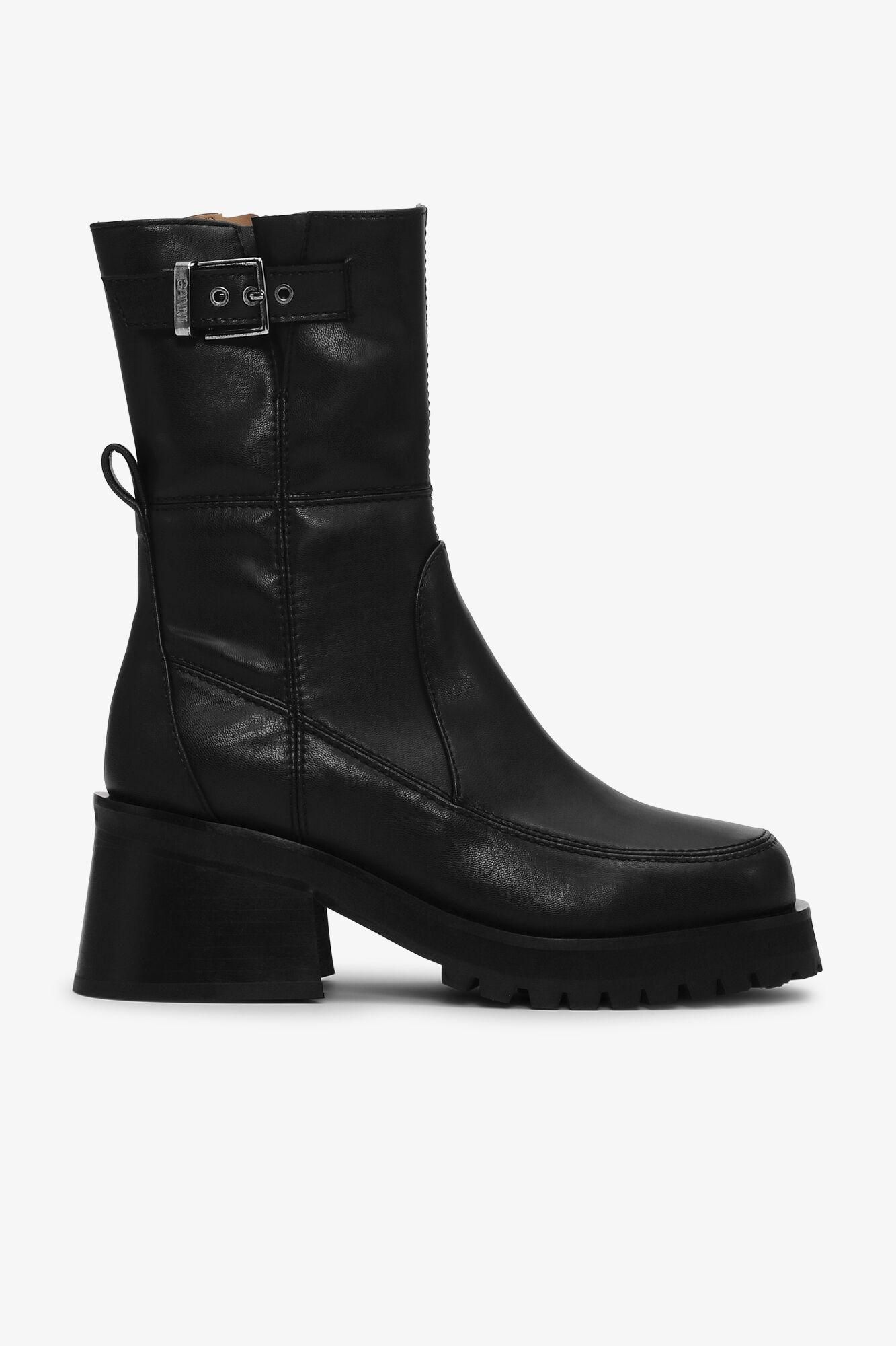 ショートブーツ・ブーティ LIVIANA CONTI Woman Flat ankle boots Black A5SC31 Y69-0 Liviana Conti Boots from $257.00 - on Stylight
