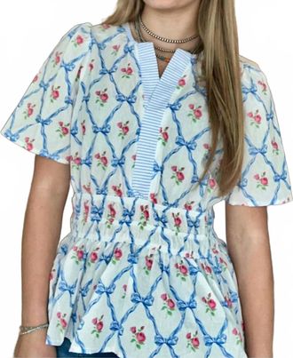She + Sky Short Sleeve Woven Print Top With Elastic Waist Band In Light Blue