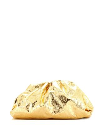 Bottega Veneta The Pouch Crinkled Metallic Leather clutch bag - women - Calf Leather - One Size - Gold