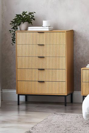 Julian Bowen Sia Fluted 5 Drawer Chest in Light Oak
