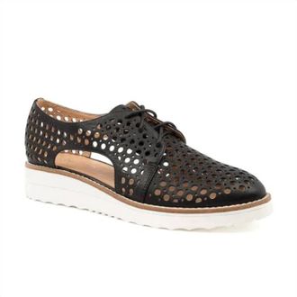 Django & Juliette Womens Onstage Shoes In Black Leather/ White Sole