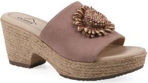 White Mountain Birkley Wedge Sandal in Rose/Tumbled Nubuck at Nordstrom Rack, Size 8.5