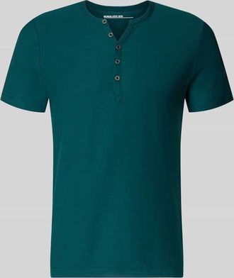 Mc Neal T-Shirt mit V-Ausschnitt und Knopfleiste in Bottle, Gr&ouml;&szlig;e XXXL