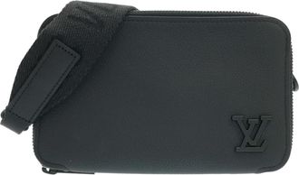 Louis Vuitton Black Leather Shoulder Bag (Pre-Owned)