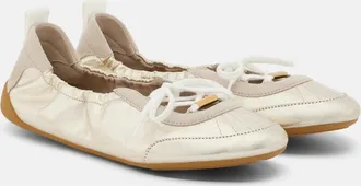 Chlo&eacute; Chlo&eacute; Chlo&eacute; Kick metallic leather flats