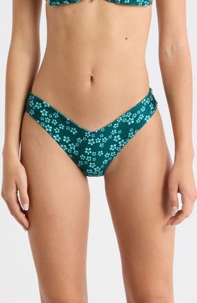 Kulani Kinis V-Cut Bikini Bottoms in Moonkiss at Nordstrom, Size X-Large
