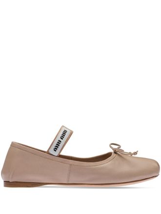 Miu Miu logo-patch ballerina pumps - Neutrals