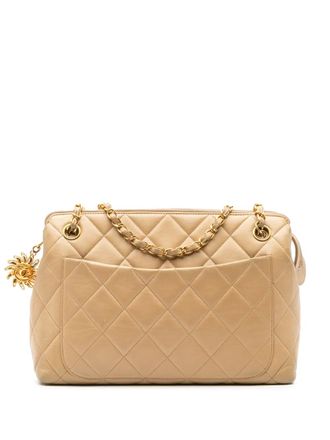 Chanel 1994-1996 Quilted Lambskin Sun Charm Chain crossbody bag - Brown