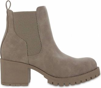 Mia Shoes Womens Jonna Round Toe Chelsea Casual Boots In Tan