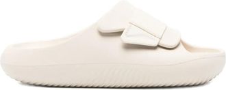 Crocs Mellow Luxe slippers met bandje - Beige