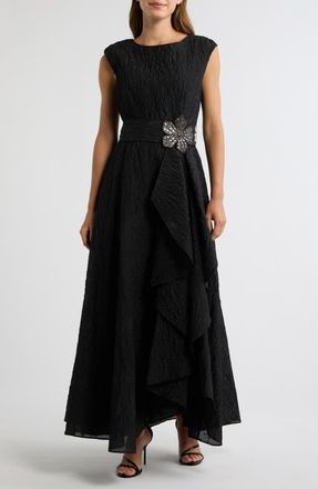 Tahari by ASL Crinkle Taffeta Gown in Black at Nordstrom, Size 16