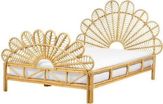 Beliani Beliani - Boho Modern Bedroom eu Double Bed with Slatted Base 4ft6 Rattan Decorative Braided Peacock Headboard Light Wood Florentine
