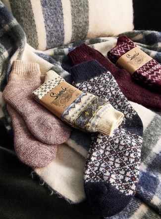 Simons Womens Romantic Fair Isle wool-blend socks Made in Portugal