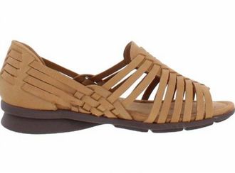 COMFORTIVA Womens Putnam Flat Sandals In New Caramel