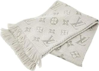 Louis Vuitton Pre-owned Scarves, female, Gray, Size: ONE SIZE Pre-owned Vintage Silk Scarf