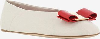 Ferragamo Ballerinas aus genarbtem Leder mit Schleife Vanna