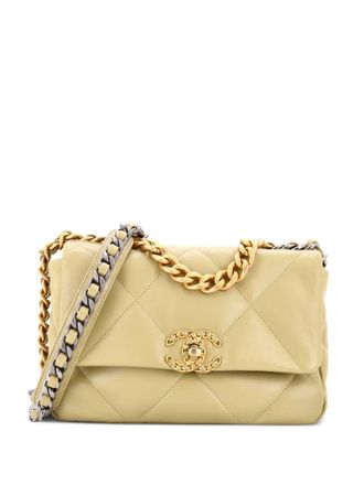 Chanel 19 Flap Bag Quilted Leather Medium crossbody bag - Groen
