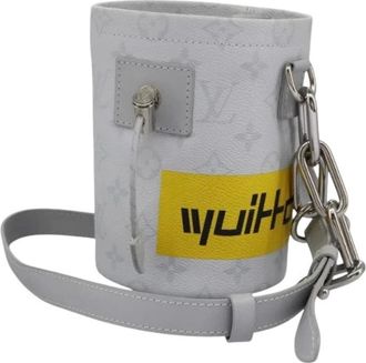 Louis Vuitton Pre-owned Bucket Bags, female, Gray, Size: ONE SIZE Pre-owned Vintage Bucket Shoulder Bag
