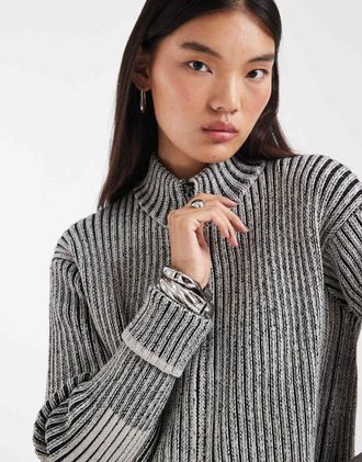 Rains 31020 Sapa cardigan lavorato a maglia con chiusura con zip e collo a imbuto in bianco/nero