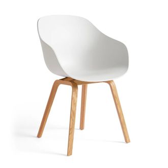 HAY About A Chair AAC 222, Eiche lackiert / white 2.0 (Filzgleiter)