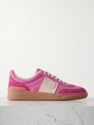 Valentino Garavani Sneakers In Camoscio A Pannelli Con Finiture In Pelle E Logo Goffrato Upvillage - Rosa