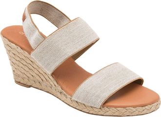 Andr&eacute; Assous Allison Wedge Sandal in Beige Linen at Nordstrom, Size 11