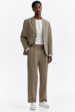 H&M Regular Fit Suit Trousers in Khaki Green at Nordstrom, Size 34