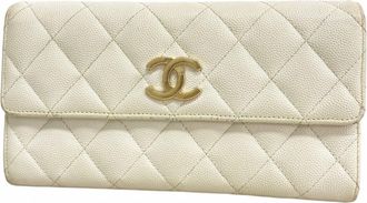 Chanel White Grained Calfskin Long Wallet (Bi-Fold) (Pre-Owned)
