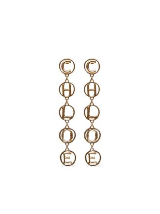 Chlo&eacute; hammered-texture letters earrings - Gold